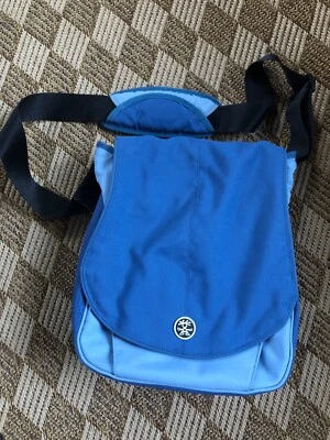 Bolso Bandolera Mensajero Crumpler The Luncheon Laptop Azul Precio de venta sugerido por el fabricante $165 Foto 1 de 4