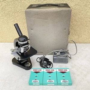 Ernst Leitz Wetzlar Laboratary Microscope Germany W/ Three Lenses, Case & Slides - Picture 1 of 12