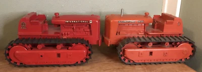 Product Miniature Co IH International Diesel TD-24 Crawler Toy Tractor Lot Of 2 - Image 1 of 4