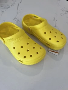 Crocs Classic Unisex Men's/Women's Waterproof Sandals SZ 8W/6M Yellow NEW - Picture 1 of 6