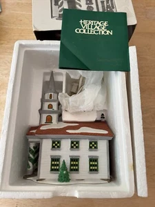Department 56 Heritage New England Village "ARLINGTON FALLS CHURCH" Caja #5651-0 - Imagen 1 de 18