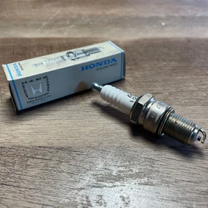 Honda Zündkerze DENSO W22EPR-U 98079-57855 U-Groove spark plug Nickel Volvo - Picture 1 of 3