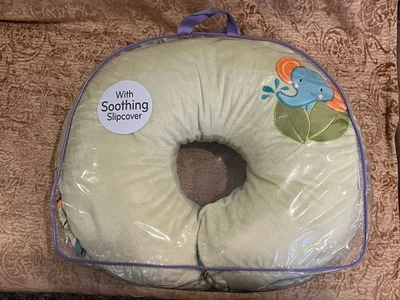 Оригинальная поддерживающая подушка для кормящих и младенцев Boppy и зеленый чехол слон с чехлом - Изображение 1 из 4