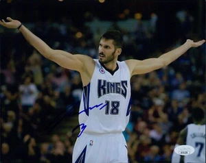 Omri Casspi Sacramento Kings Signed 8x10 Glossy Photo JSA Authenticated - Picture 1 of 2