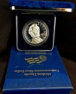 2009-P Abraham Lincoln Bicentennial Commemorative Silver Dollar $1 with Case - Image 1 of 3