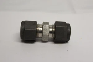 3/8" Tube OD 316ss Compression Union Fitting Tylok SS - Picture 1 of 3