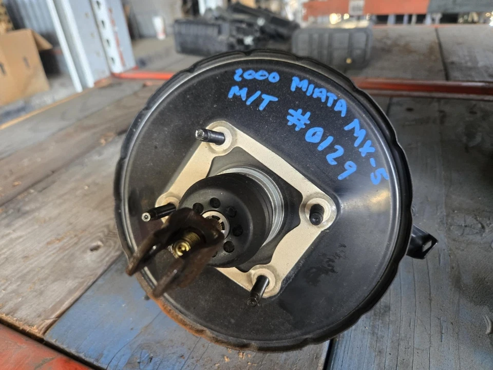 Potenciador de freno SOLO MAZDA MIATA 94 95 96 97 99 00 Foto 1 de 1