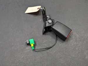 Rear Center Seat Belt Buckle 2019 Jeep Renegade Sport 6EE22LXHAA 2020 - Picture 1 of 11