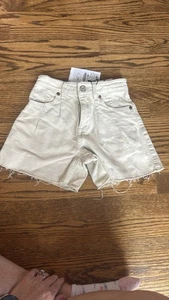 NWT Zara Girls 8 Khaki Jean Shorts - Picture 1 of 3