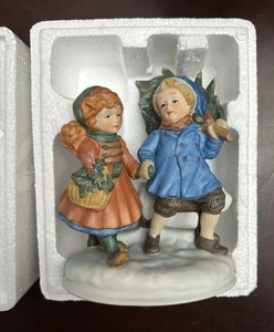 1981 Avon Christmas memories Sharing the Christmas spirit figurine first edition - Picture 1 of 6