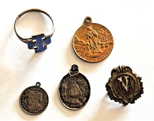 CANADA? OLD MEDALLIONS TRADE COIN? STERLING ENAMEL RING BADGE LUV? RELIGIOUS #16 - Picture 1 of 2
