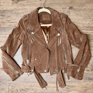 Chaqueta de moto Blank NYC para mujer marrón gamuza cuero cremallera frontal con cinturón talla pequeña - Imagen 1 de 8