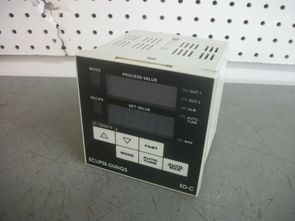 ECLIPSE-DUNGS TEMPERATURE CONTROLLER EDC30030 0-160 DEG F - Image 1 of 4