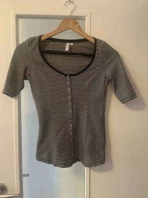 & Other Stories scoop neck navy and white striped button top Size Eur34 (UK6) - Image 1 of 3