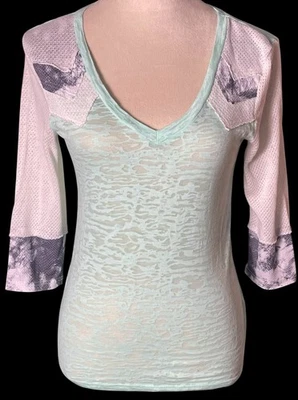 BKE Women's Semi Sheer 3/4 Sleeve Crinkle Shirt Sz S Baseball Style Net - Image 1 of 4