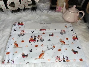 Isaac Mizrahi Trick or Treating Dogs In Costume 4 Halloween Placemats - Bild 1 von 3