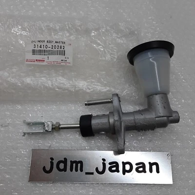 TOYOTA Genuine LEVIN TRUENO AE86 Clutch Master Cylinder Assy 31410-20282 - Image 1 of 4