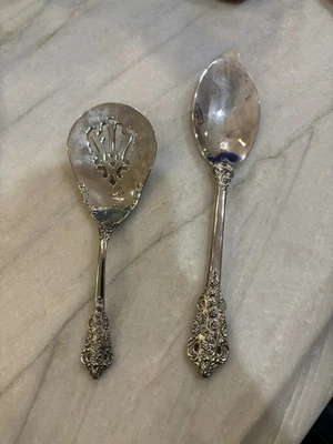 Cuchara de caramelo y gelatina Wallace Grande barroca de mediados del siglo XX Foto 1 de 2