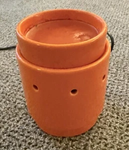 scentsy warmer - Picture 1 of 3