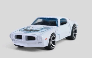 1973 PONTIAC FIREBIRD Diorama Collectible DieCast Model Car 1:64 White LOOSE - Picture 1 of 8