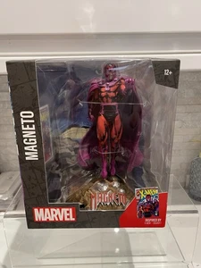 McFarlane Marvel Magneto 1:10 Scale Collectible Figure with Scene (X-Men #1) 9” - Picture 1 of 7