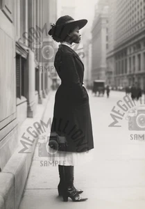 Vintage 20er Jahre Foto einer Afroamerikanerin schwarze Frau in New York City 37 - Bild 1 von 2