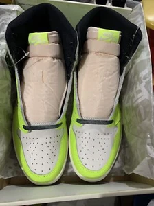 Nike Air Jordan 1 Retro High OG Visionaire Volt White M Sz 5 WMNS 6.5 555088-702 - Picture 1 of 4