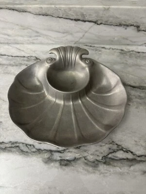 Pewter CLAMSHELL PLATTER / SERVING DISH / TRAY - The Wilton Co. - Image 1 of 4