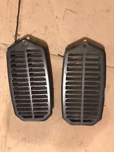 Buick Rivera Puerta Atascada Ventilación Ventilación Set Deflejos Par 79 80 81 82 83 84 85 86 87 - Imagen 1 de 3