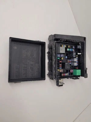 2018-2019 CHEVROLET TRAVERSE Fuse Box Engine 84292758 18-19 — 第 1/4 张图片