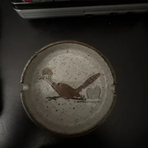 Vintage Otagiri Stoneware Ashtray Roadrunner Round Stoneware - Picture 1 of 3
