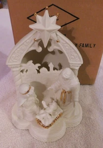 25-1056 Vintage New NIB Jade Porcelain Holy Family 9 Inch Christmas Figurine - Picture 1 of 6