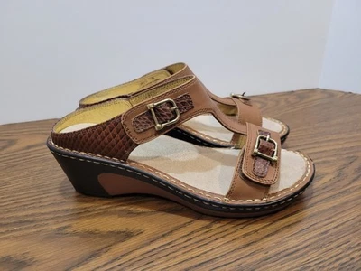 Sandalias de cuña Alegria LAR-713 Lara marrón bruñido bronceado hebilla serpiente correa en T - 39 9 Foto 1 de 4