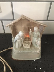 Vintage Artmark Nativity Manger Jesus Mary Joseph Ceramic Lights Up - Picture 1 of 6