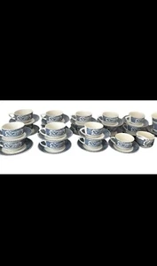 VINTAGE LOT OF 40 CURRIER & IVES ROYAL CHINA TEACUPS SAUCERS  CREAMER - Picture 1 of 14