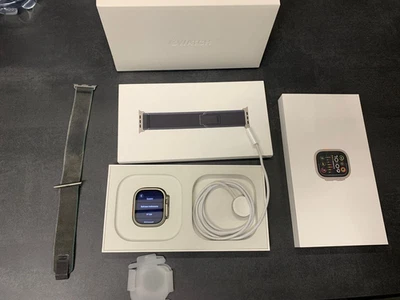 Apple Watch Ultra 2 49mm Titangehäuse - Blue/BLACK M/L - 97% Batteriezustand - Bild 1 von 4