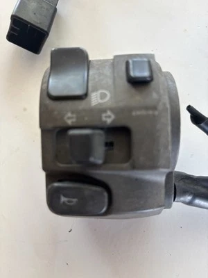 08-10 Interruptor de manillar izquierdo Kawasaki Ninja ZX10r Interruptor de luz Interruptor de señal de giro Foto 1 de 4