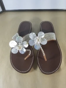 Beverly Feldman MOP Floral Pearl Flat Women's Sandals Size 9M - Picture 1 of 18