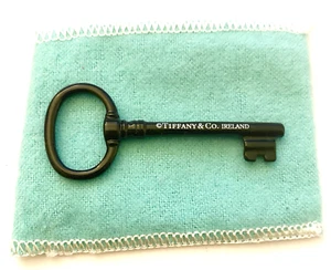 ❧Tiffany & Co. IRELAND Black Bone China Key with Dust Bag☚☚☚☚☚👀 - Picture 1 of 6