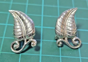 Vintage Stamped Bond Boyd Sterling Leaf Design Screw Back Earrings 925 Silver - Picture 1 of 8