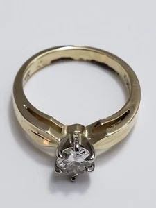 Anillo de compromiso de oro amarillo de 14K con diamante natural de 0,6 ctw - Imagen 1 de 7