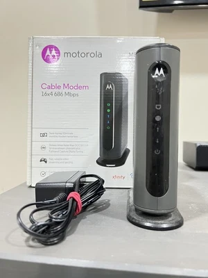 Motorola MB7420 16x4 686 Mbps DOCSIS 3.0 Cable Modem  - Image 1 of 4