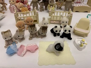 Calico Critters/Sylvanian Families Bebés Gemelos ¡Conjuntos Animales y Cunas Flocados! - Imagen 1 de 10