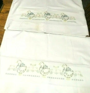 PAIR OF STAMPED PILLOWCASES FOR EMBROIDERY DUCKS HEARTS VTG 80S MUSLIN THOMASTON - Picture 1 of 3