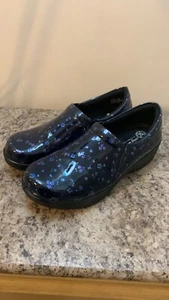 Zuecos brillantes/patentes de calle fáciles azul marino - Imagen 1 de 19