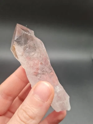Powellite Amethyst Rough Point Wand From Bahia, Brazil, Uv-reactive, 46g - Image 1 of 4