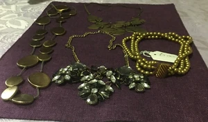GIOIELLI MODA QUATTRO COLLANE DIVERSI STILI PERLINE/FOGLIE/DISCHI/GEMME FINTE - Foto 1 di 5