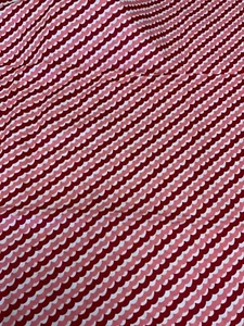 L’Amour MODA Sandy Gervais Cotton Fabric - Pink White Burgundy Wavy Graphics 1 y - Picture 1 of 3