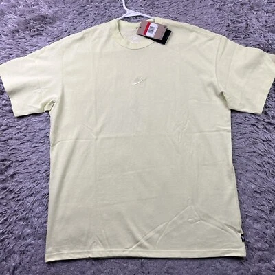 Camiseta Nike Centre Swoosh Logo Para Hombre Calce Suelto Cuello Redondo Grande Amarilla Foto 1 de 4