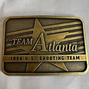 Vintage Gürtelschnalle Team Atlanta 1996 USA Shooting Team 3' x 2" - Bild 1 von 4